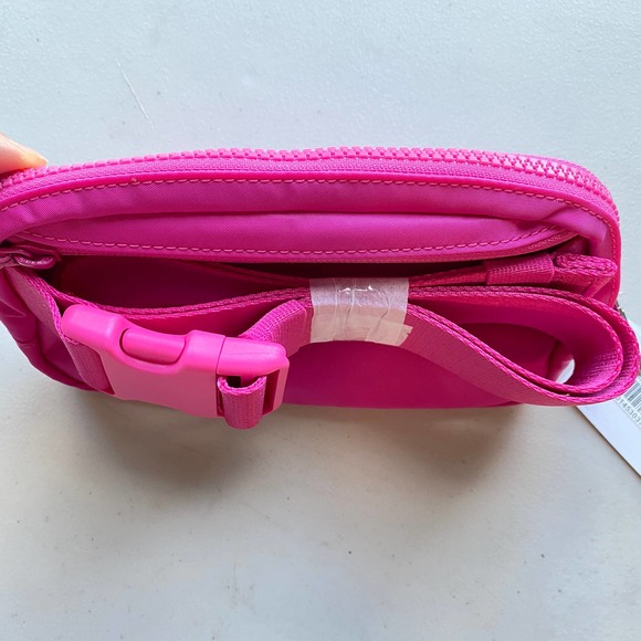 NWT Lululemon Everywhere Belt Bag 1L Sonic Pink Fall Limited Color BarbieCore - Picture 7 of 11